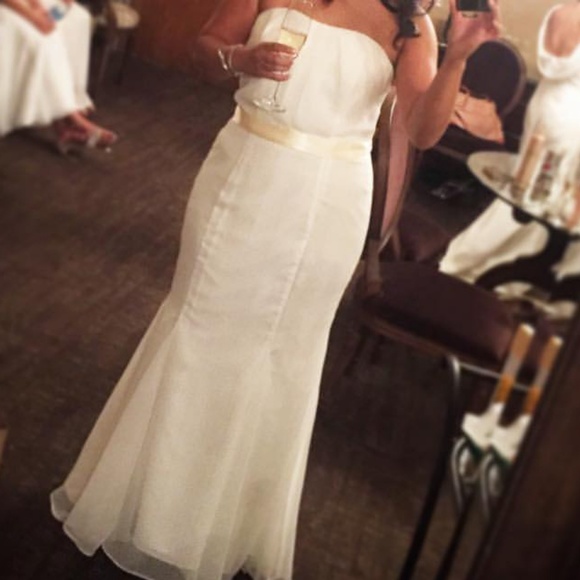 Bridesmaids dress or simple wedding gown - Picture 2 of 2